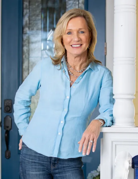 Agent Photo of Jeanine